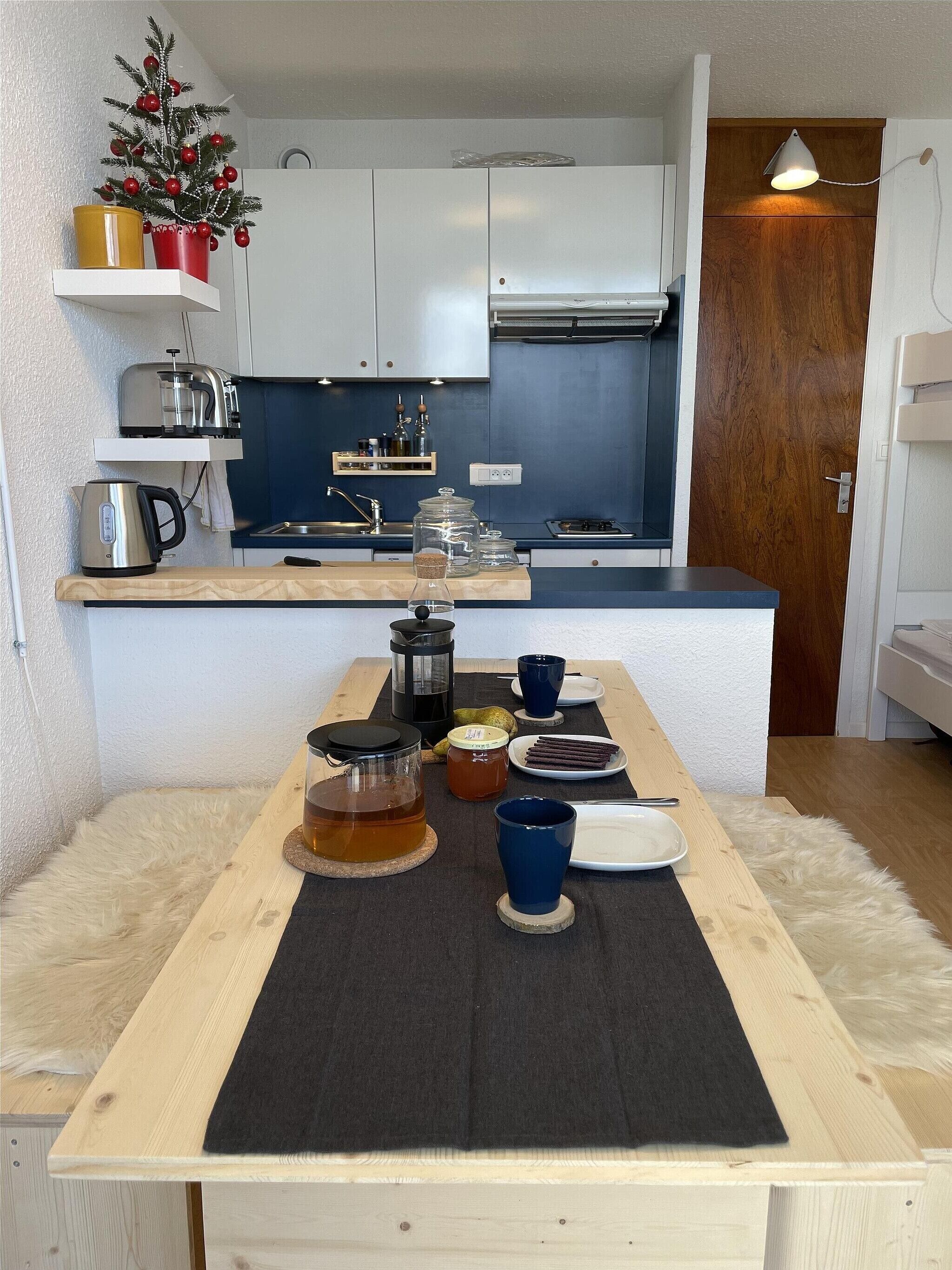 雪櫃、微波爐、焗爐、爐具