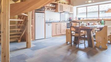 Réfrigérateur, four, plaque de cuisson, lave-vaisselle