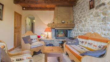 Een televisie en een dvd-speler