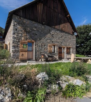 Exterior - Apartment 'Le Blanchon' with Mountain View and Wi-Fi (Montricher-Albanne)
