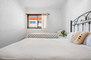 3 bedrooms, bed sheets