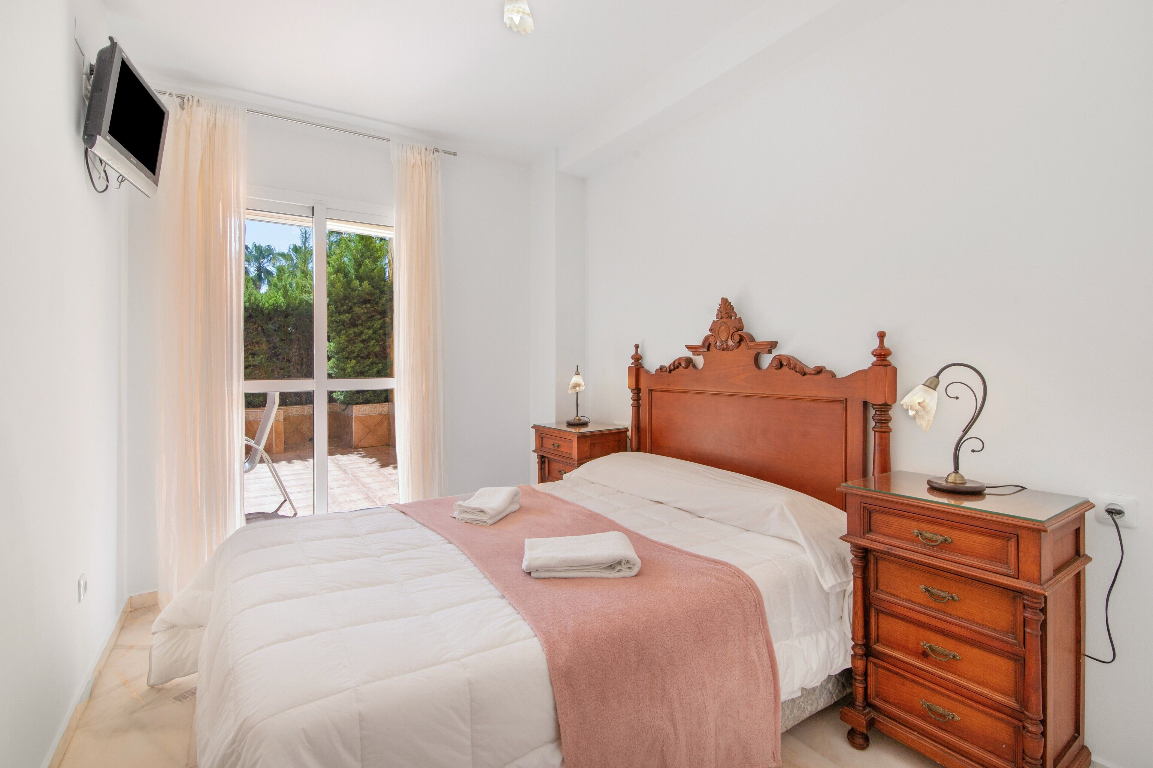 2 dormitorios, tabla de planchar con plancha, wifi gratis y ropa de cama
