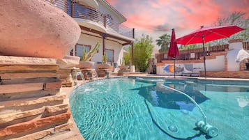 Een verwarmd zwembad