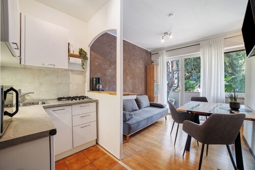 Apartment 'Modern Park' with Shared Garden, Balcony and Wi-Fi