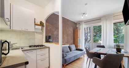 Apartment 'Modern Park' with Shared Garden, Balcony and Wi-Fi