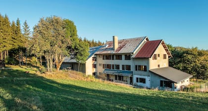 Landhaus 'Jean Macé' mit Bergblick und Wi-Fi