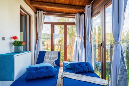 Casa vacanze 'Loredana' con vista mare, Wi-Fi e aria condizionata