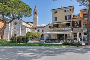 Exterior - Apartment 'Casabb Vista Giardino' with Mountain View and Wi-Fi (Toscolano Maderno)
