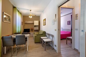Interior - Apartment 'Casabb Vista Giardino' with Mountain View and Wi-Fi (Toscolano Maderno)