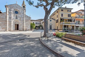 Exterior - Apartment 'Casabb Appartamento Vista Montagna' with Mountain View and Wi-Fi (Toscolano Maderno)