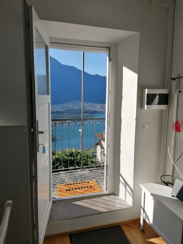 Apartamento '1' con vistas al lago, piscina compartida y Wi-Fi