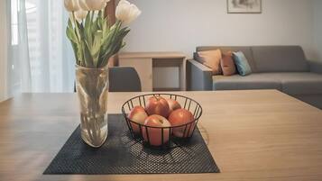 TV, tavolo da ping pong