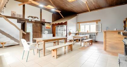 Chalet 'Alarpe Aterpetxea' with Mountain Views, Shared Terrace and Garden