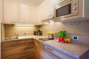 Fridge, microwave, stovetop, electric kettle
