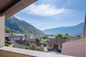Property grounds - Apartment 'Residence Schnatzhof D13' with Mountain View, Shared Pool and Wi-Fi (Silandro)