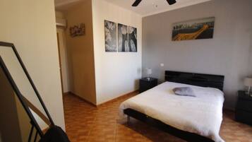 5 habitaciones, wifi gratis y ropa de cama