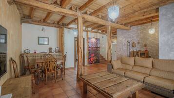 TV, fireplace, DVD player