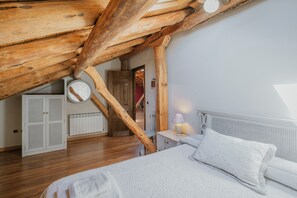 5 makuuhuonetta, ilmainen Wi-Fi, vuodevaatteet