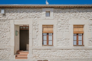 Exterior detail - Country House 'Hoyal' with Private Garden and Wi-Fi (Frumales)