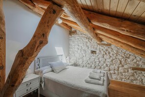 5 chambres, accès au Wi-Fi (inclus), literie fournie