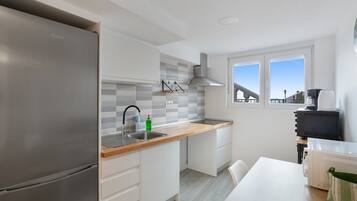 KylskÄp, mikrovÄgsugn, ugn och spishÀll