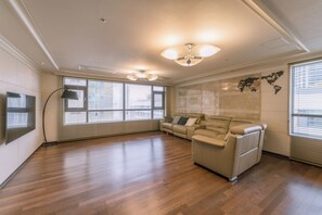 Family Apartment | Soundproofing, iron/ironing board, free WiFi - Sejong Party House (Busan)