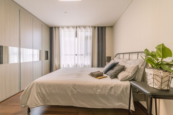 Premier Apartment, Accessible, Non Smoking