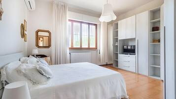 3 chambres, fer et planche à repasser, accès au Wi-Fi (inclus)