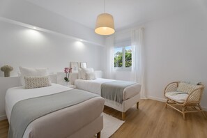 4 makuuhuonetta, silitysrauta/-lauta, ilmainen Wi-Fi, vuodevaatteet