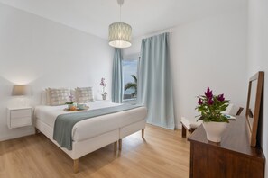 4 bedrooms, iron/ironing board, free WiFi, bed sheets - Vacation Home 'La Casa De Los Gigantes' with Sea View, Private Pool and Wi-Fi (Los Gigantes)