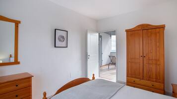 7 chambres, fer et planche à repasser, Wi-Fi gratuit, draps fournis