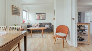 House | Living room - Charming House | Stunning views | Parking (Nes)