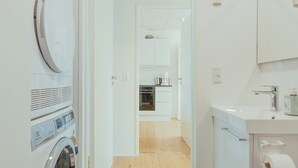 Apartment | Bathroom - 1 BR Apartment | Torshavn | Parking (Torshavn)