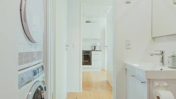 Apartment | Bathroom