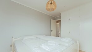 Apartment - Spacious 3BR Apt. | Parking | Near City Center (Torshavn)