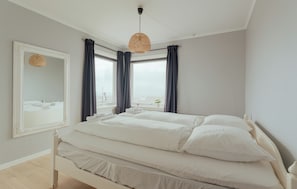 Apartment | 3 bedrooms, blackout drapes, free WiFi - Spacious 3BR Apt. | Parking | Near City Center (Torshavn)