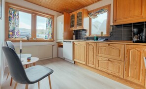 Townhome | Eget kök | Mikrovågsugn, brödrost och frys
