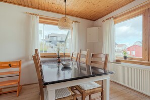 Townhome | Dining room