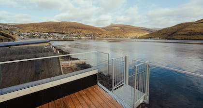 Charming Boathouse with Panoramic Fjord Views