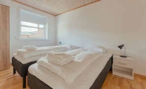 2 habitaciones, cunas, wifi gratis y ropa de cama