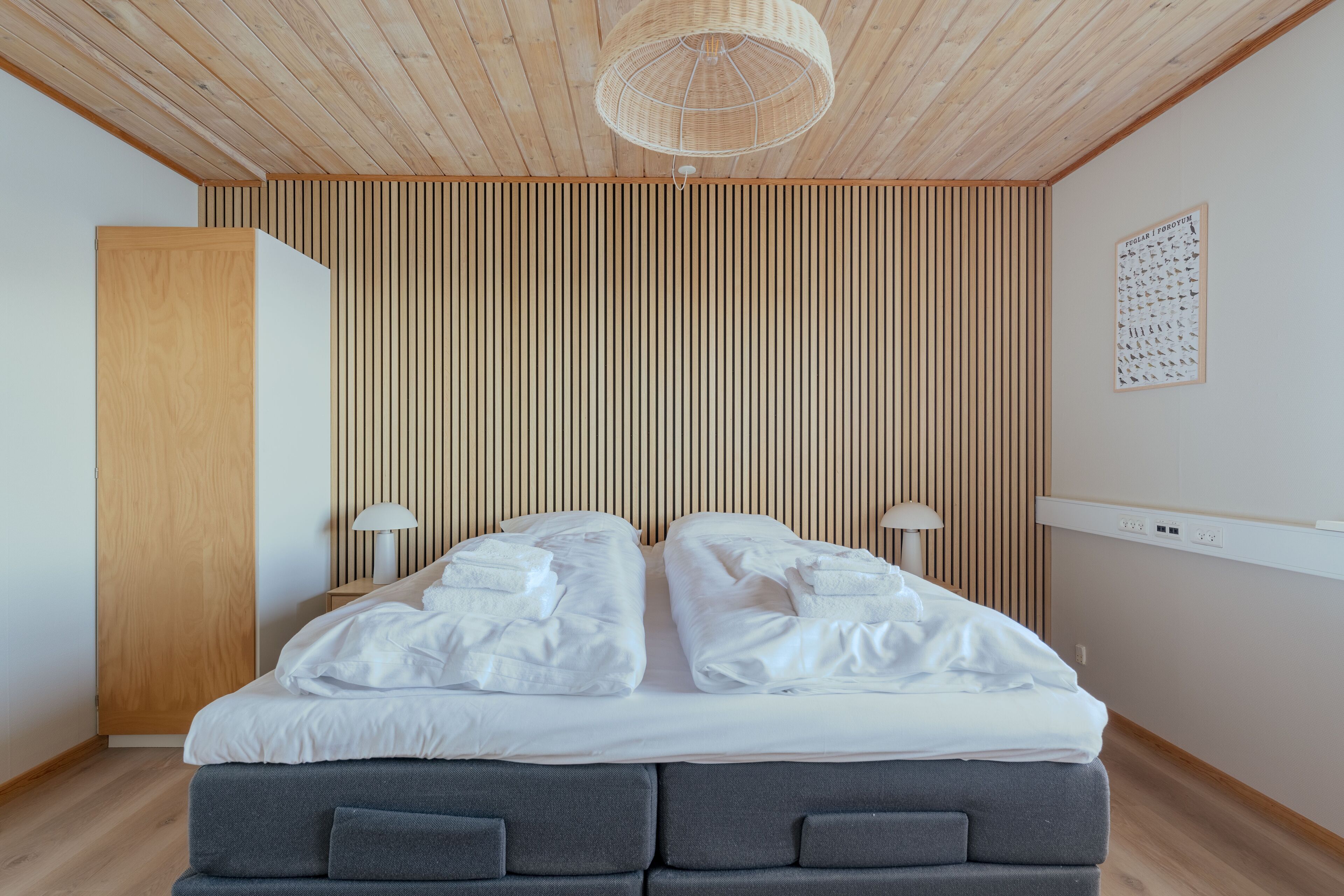 واي فاي مجانًا وملاءات أسرّة