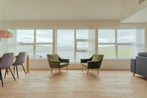 Peaceful Panoramic Retreat in Leynar