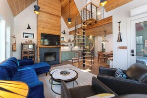 Smart-tv, eldstad och dvd-spelare