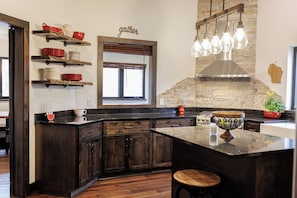 Interior - Erin Hills Area Perfect Golf & Wedding Getaway! Check out special Pricing (Rubicon)