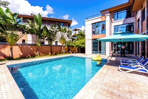 Senior-Villa, Balkon, Poolblick | Eigener Pool