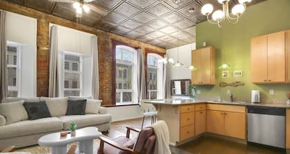 The Riverdale: Downtown Cory Block Apartment
