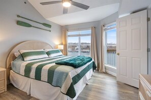 3 bedrooms, iron/ironing board, free WiFi, bed sheets - Family-Perfect Lakefront Fun at The Ledges, 21mm, 2 Pools & Beach (Osage Beach)