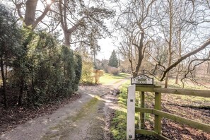 Property grounds - Mulberry End, Foxhall (Foxhall)