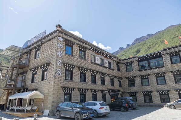 Exterior - Daocheng Yading Shiruo Hotel (Garze)