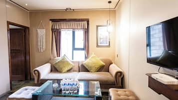 Family Suite, Hill View | Desk, free WiFi